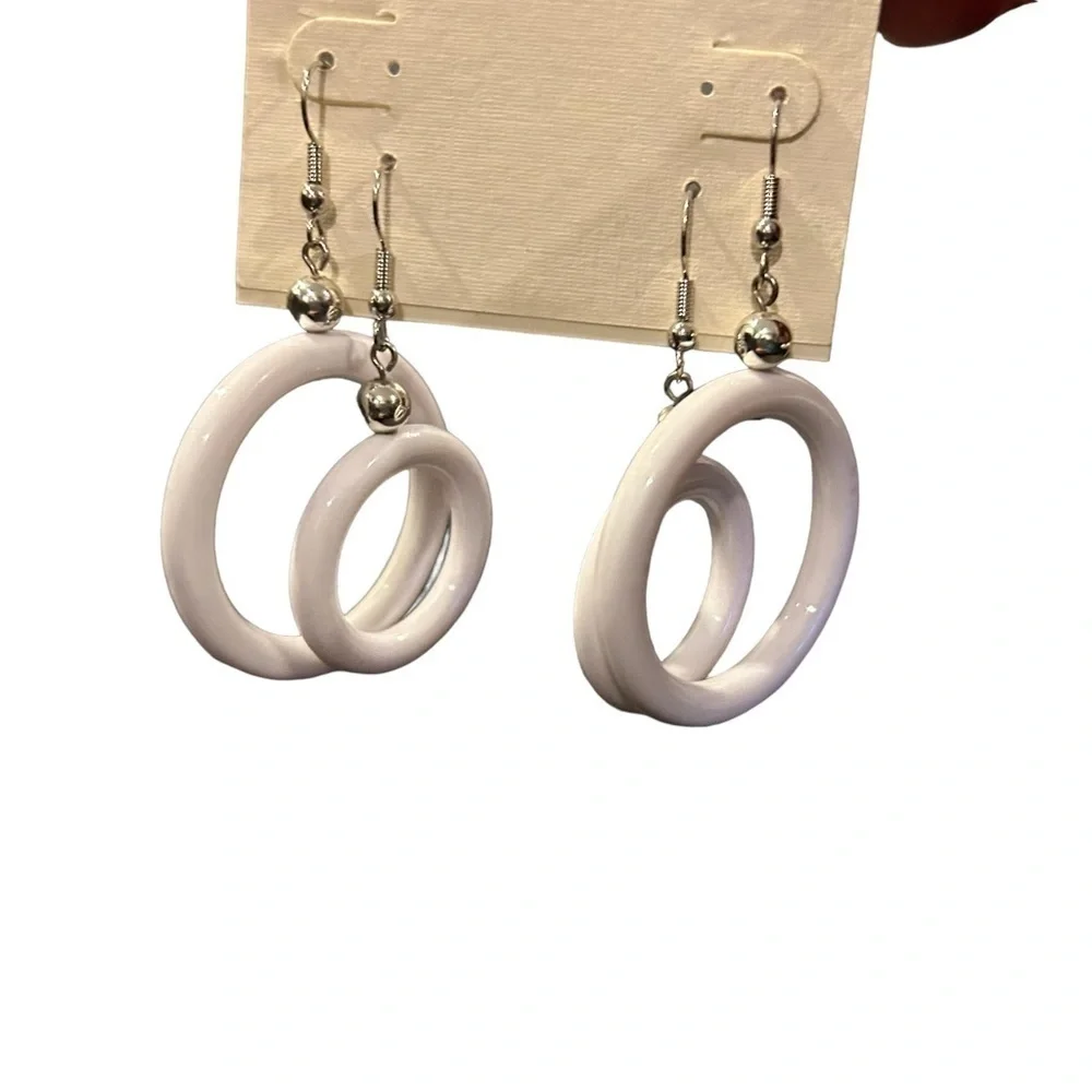 Stephan & Co. White a Retro Style White Double Pair Round Pierced Earrings